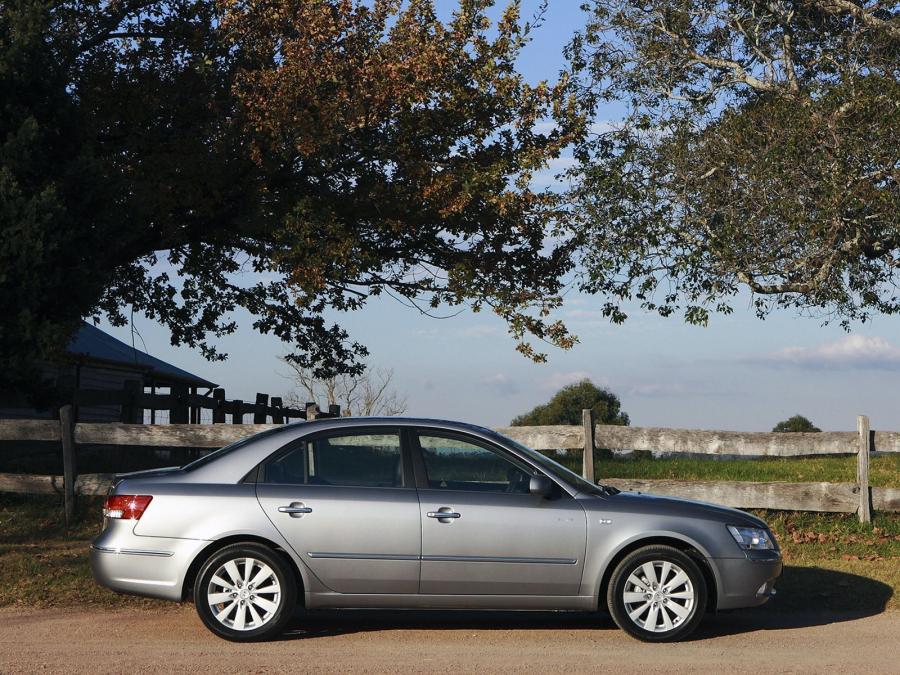 Hyundai Sonata 2008 года  (AU) (фото 2 из 13)
